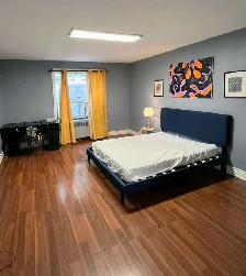 3 Bedroom Apartment in Victoria Park / St. Clair - Photo 2