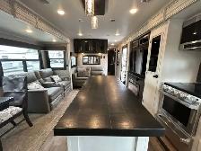2020 Jayco Eagle 332CBOK – 40' Travel Trailer - Photo 4