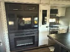 2020 Jayco Eagle 332CBOK – 40' Travel Trailer - Photo 9