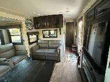 2020 Jayco Eagle 332CBOK – 40' Travel Trailer - Photo 10