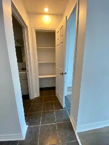UN 3½ POUR 1 OCTOBRE AU 770 CONTENT DEMIS SOUS-SOL PORTE PATIOS - Photo 8