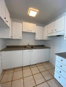 UN 3½ POUR 1 OCTOBRE AU 810 CONTENT AU 2ièm ÉTAGE UN 32 LOGEMENT - Photo 6