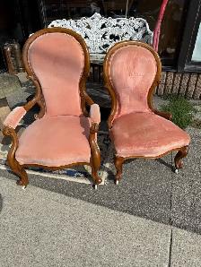 Pair Victorian walnut parlour chairs