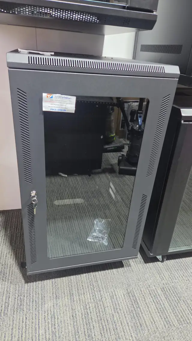 Wall Mount Cabinet 18U x 24″ Depth, 18U 600MM With Wheels