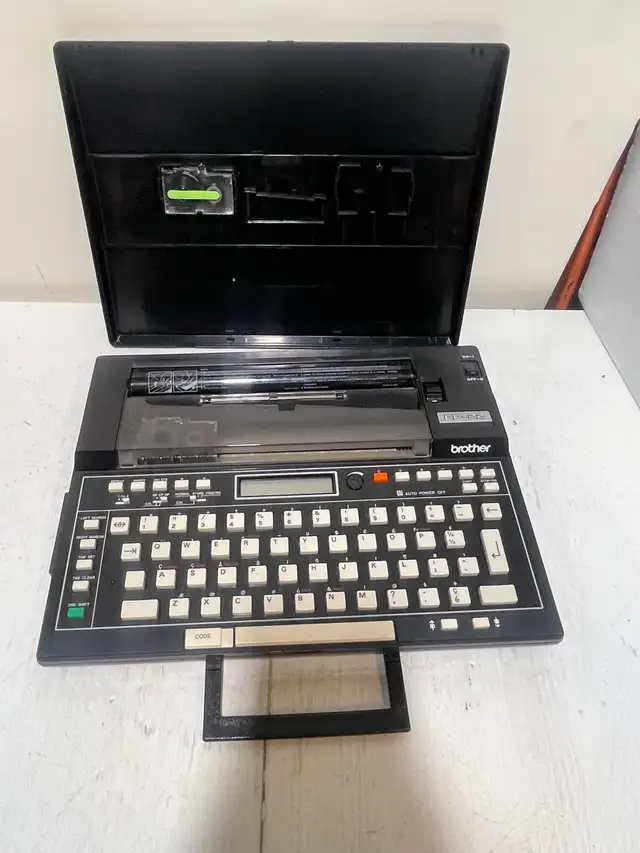 Brother EP-22 Electronic Portable Typewriter