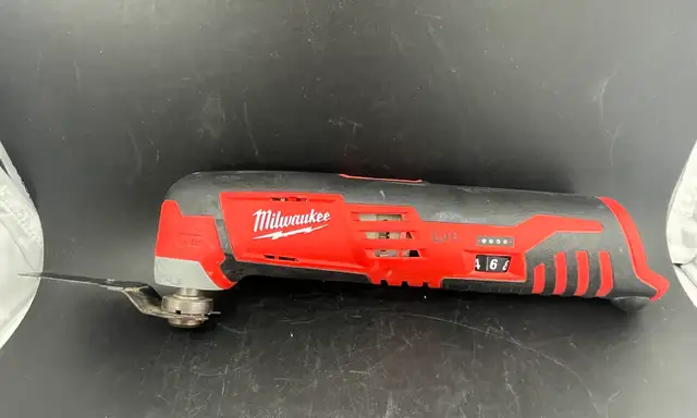 MILWAUKEE MULTI-TOOL 2426-20