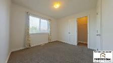 2 Bed / 1.5 Bath End Unit Townhouse with Garage in SW Edmonton - Photo 5
