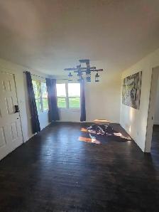 Bentley House Rental - Photo 3