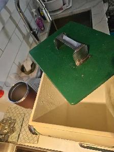 Retro Castrol Motor Oil Icebox - Photo 7