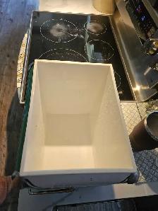 Retro Castrol Motor Oil Icebox - Photo 8