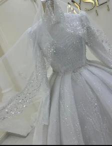 Wedding Dress - Photo 2