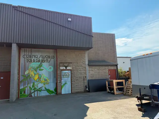 NE Retail/ Warehouse Bay Close to Airport Major Traffic Routes