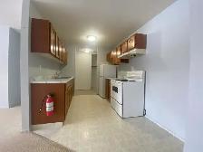 Unfurnished 2 Bed, 1 Bath Apartment - Photo 2