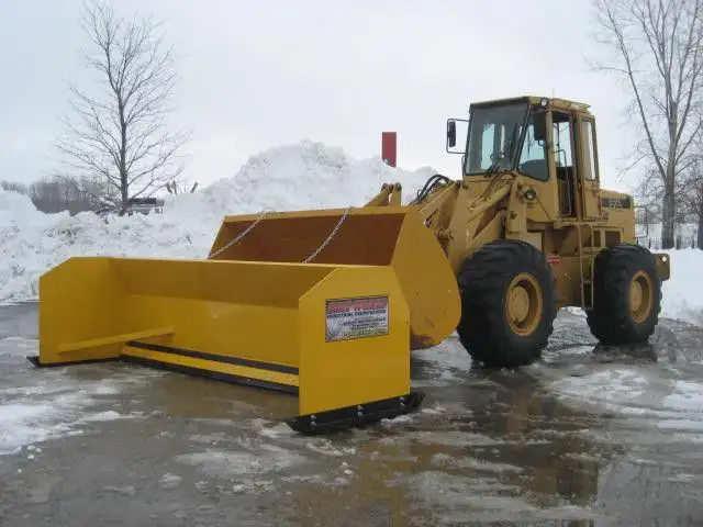 HIRING SNOW PLOW OPERATORS