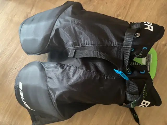 Bauer youth large hockey pants