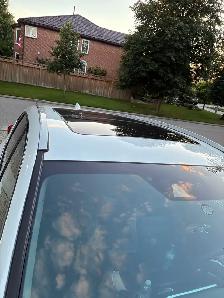 2018 Honda CR-V Touring – Milky White – 110,000 km – Excellent C - Photo 2