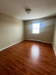 Spacious 2 bedroom unit with washer patio with roof for Oct 1st - Photo 5