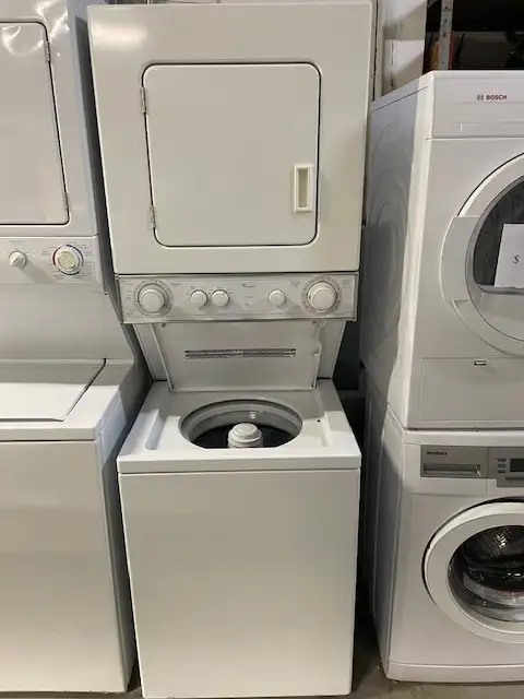 Laveuse sécheuse superposées (stacker) 24'' Whirlpool