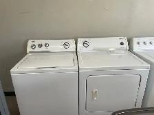 Laveuse sécheuse traditionnelles blanches Whirlpool