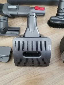 Dyson DC77 animal vacuum retail $700 asking $200 is negotiable - Photo 5