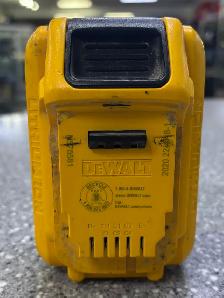 DeWalt 20V 8AH Battery - Photo 4