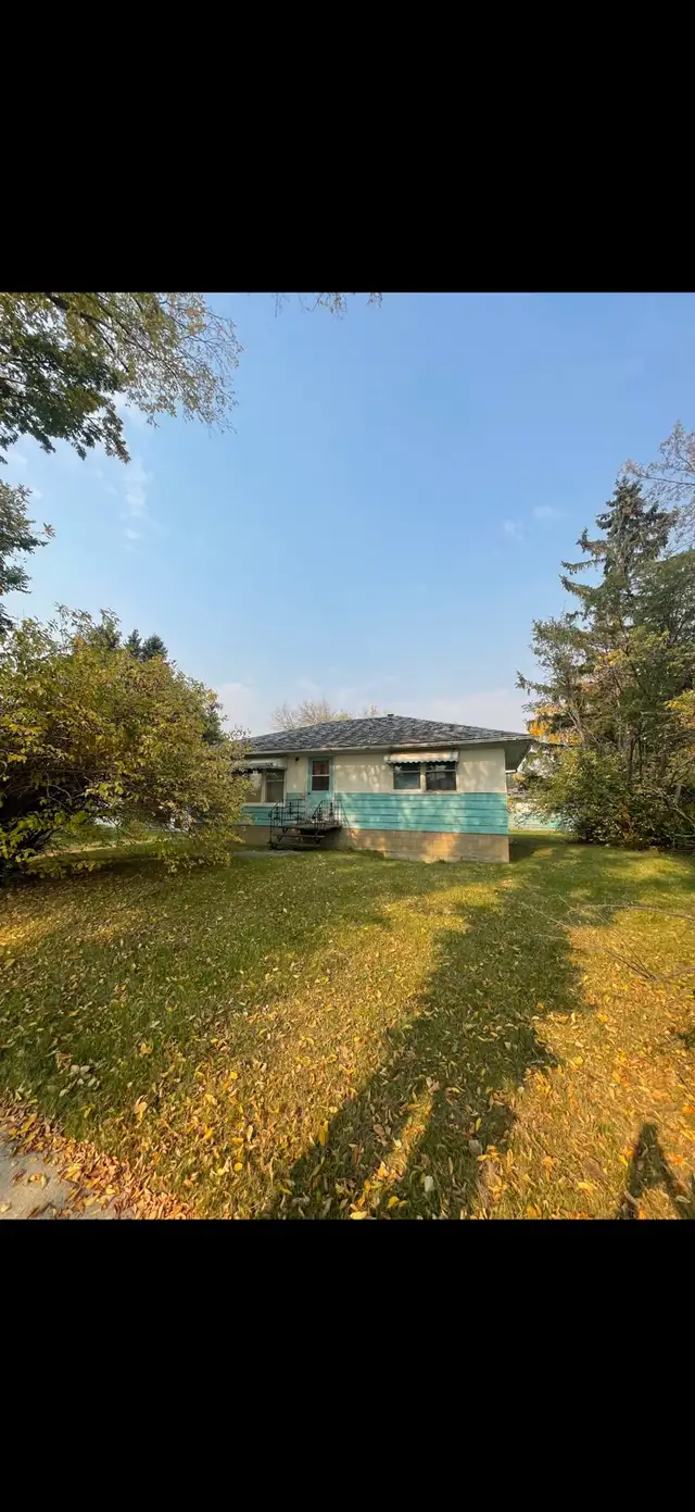 4 Bed 1 Bath House In Viking Alberta