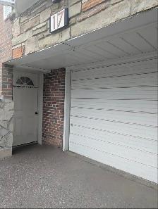 2-Bedroom Walkout Basement Apartment, All-Inclusive & Private - Photo 2