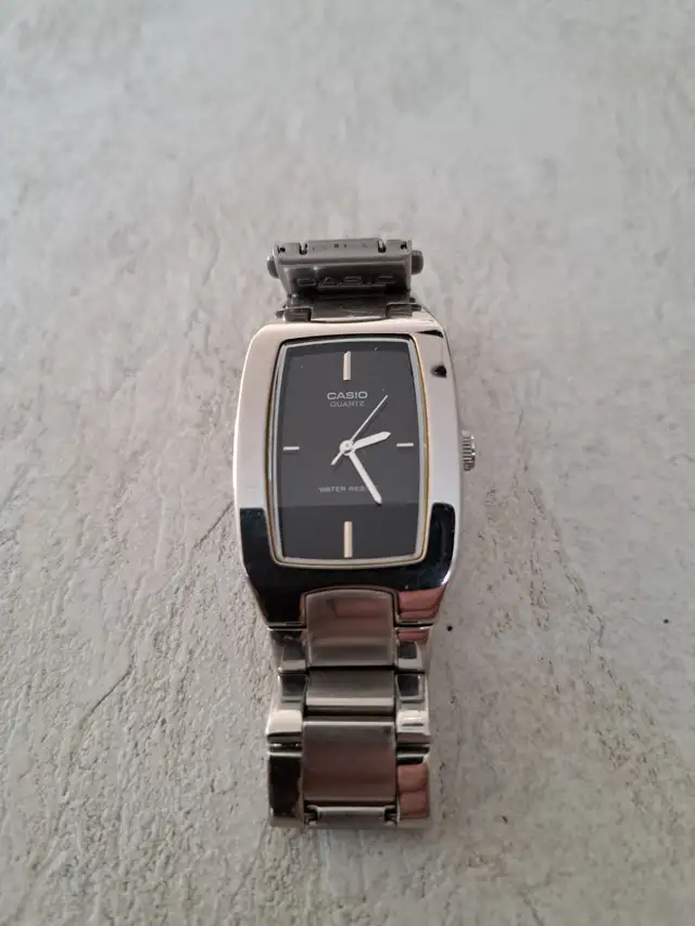 MONTRE CASIO POUR HOMME OU FEMME. SJ