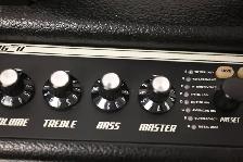 Fender Guitar Amp Model Mustang II V2 Used in working Condition - Photo 4