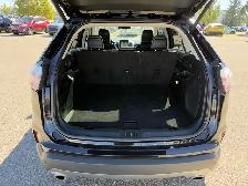 2022 Ford Edge Titanium 2.0L Ecoboost AWD - Photo 17