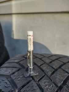 255-45R20x4 pneus hiver Continental. Excellent état. Usure 8/32 - Photo 8