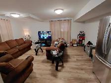 2 BEDROOM DUPLEX SUITE NEAR DOWNTOWN EDMONTON - Photo 3