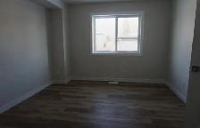 2 BEDROOM DUPLEX SUITE NEAR DOWNTOWN EDMONTON - Photo 5