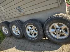 265-75R16x4 Mags Dodge RAM 2001. Bolt Pattern 5x139.7