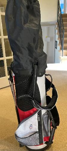MINT – US KIDS GOLF – STAND GOLF BAG WITH CLUB RAIN COVER-$50