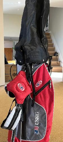 MINT – US KIDS GOLF – STAND GOLF BAG WITH CLUB RAIN COVER-$50 - Photo 4
