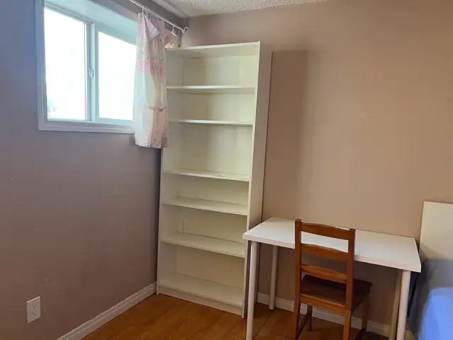 Private Rundle basement room