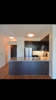 Bright 1 Bedroom   Den Condo in Entertainment District, Toronto - Photo 8