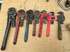Set of 7 Vintage Pipe Wrenches !
