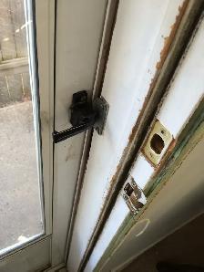 SElling STORM screen doors  setting up, installs and fixing. - Photo 2