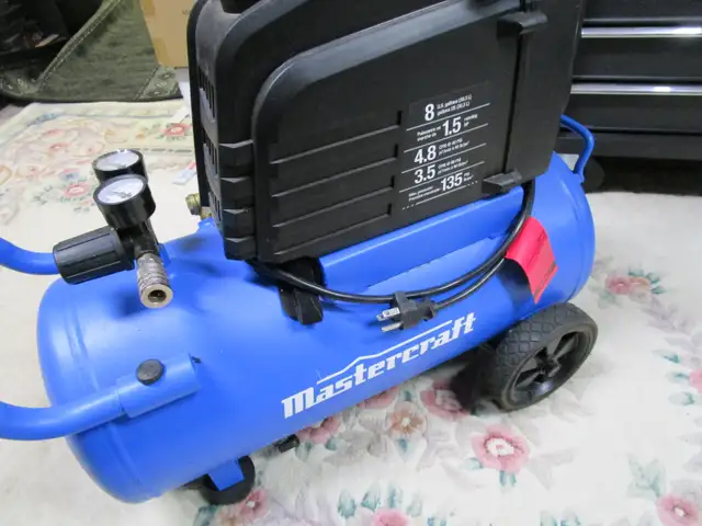 Mastercraft 8G Portable Air Compressor - 135PSI 1.5HP