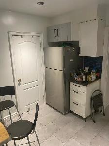 Oct 1: Female Roommate wanted: Davenport & Dufferin - Photo 5
