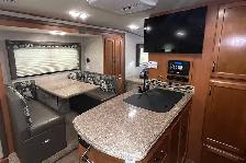 2015 Adventurer Eagle Cap M1165 – Pre-Owned Triple Slide Camper. - Photo 19