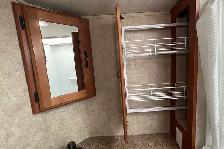2015 Adventurer Eagle Cap M1165 – Pre-Owned Triple Slide Camper. - Photo 33