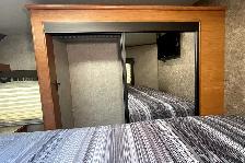 2015 Adventurer Eagle Cap M1165 – Pre-Owned Triple Slide Camper. - Photo 40