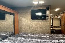 2015 Adventurer Eagle Cap M1165 – Pre-Owned Triple Slide Camper. - Photo 41