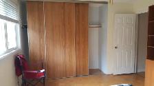 Extra-large private master bedroom, minutes from Yonge - Photo 3