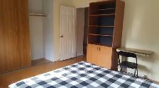 Extra-large private master bedroom, minutes from Yonge - Photo 5
