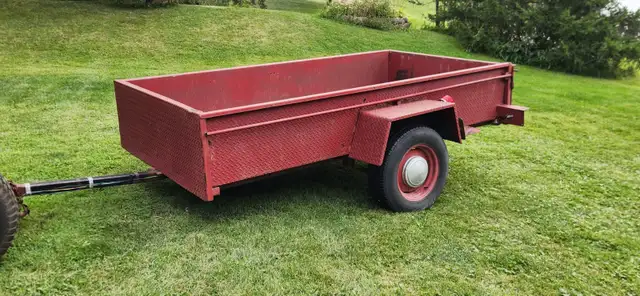 Heavy duty utility trailer