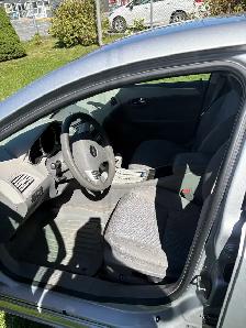 Great car for sale2010 chev malibu  buy owner asking 10,000 - Photo 3